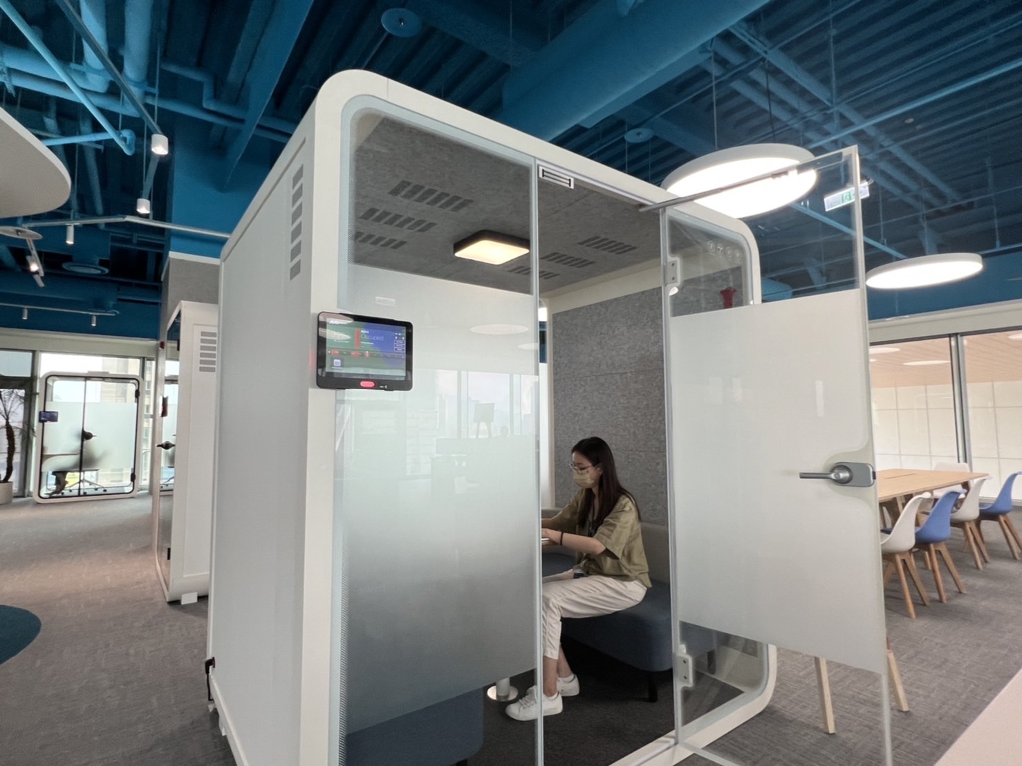 PA旗舰厅高雄據點的智慧行動辦公艙，展現PA旗舰厅在面板以外的研發應用軟實力